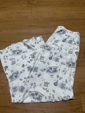 Sincerly Jules White Bottoms with Gray Print